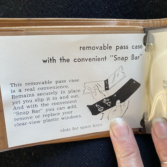 Vintage Tan Leather Bifold Wallet. Snap Closure. New But With Blemish. USA. - Picture 10 of 15